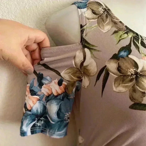 🆕 Hello Miz Maternity Gray & Blue Floral Cold-Shoulder Dress M🆕 - Picture 6 of 10